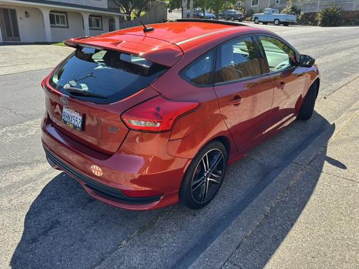 2018 Ford Focus ST Base