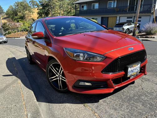 2018 Ford Focus ST Base
