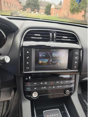 2018 Jaguar F-PACE 25t Premium