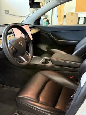 White 2022 Tesla Model Y Performance