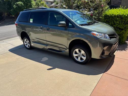Gray 2020 Toyota Sienna LE