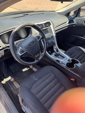 Black 2015 Ford Fusion SE
