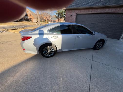 2014 Lexus ES 300h Base