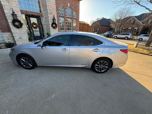 2014 Lexus ES 300h Base