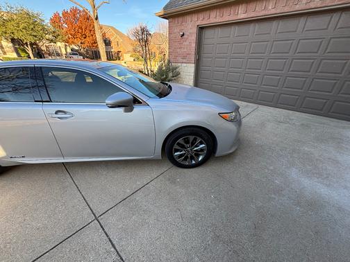 2014 Lexus ES 300h Base