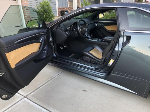 Photo 5 of 10 of 2011 Cadillac CTS-V Base