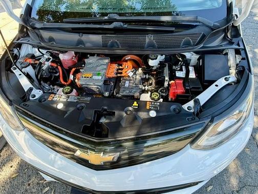 White 2019 Chevrolet Bolt EV LT