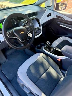 White 2019 Chevrolet Bolt EV LT