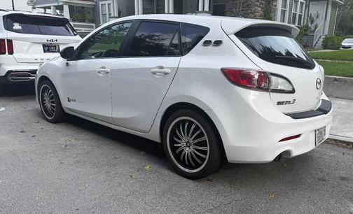 White 2013 Mazda Mazda3 i Grand Touring