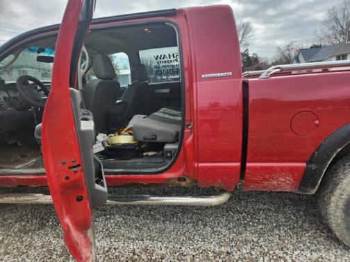 Photo 4 of 10 of 2007 Dodge Ram 3500 SLT Mega Cab DRW