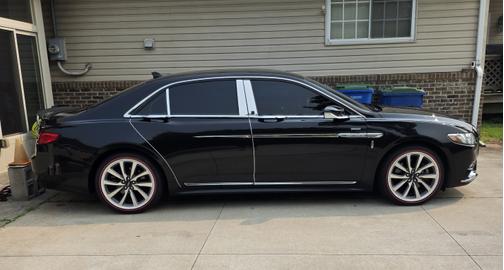 Black 2019 Lincoln Continental Standard
