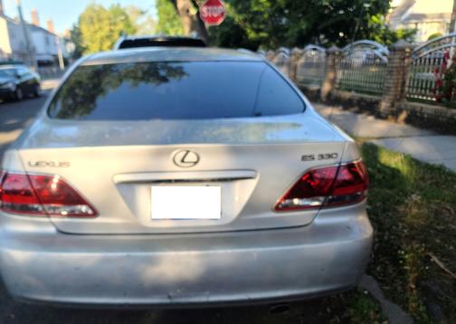 Silver 2005 Lexus ES 330 Base