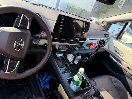 2024 Toyota Sienna Platinum