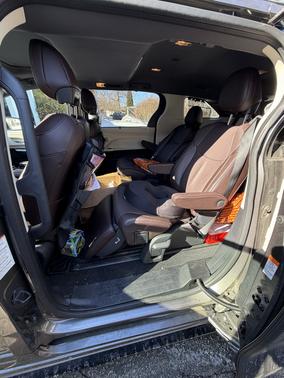 2024 Toyota Sienna Platinum