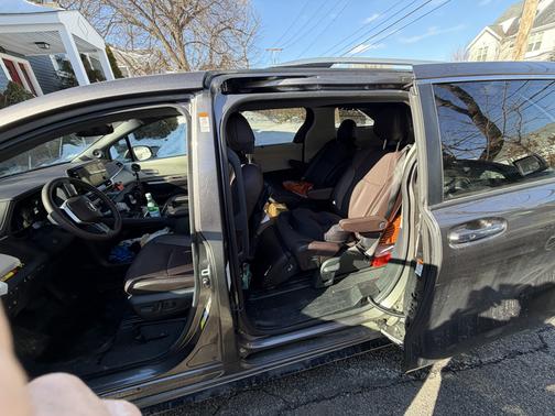 2024 Toyota Sienna Platinum