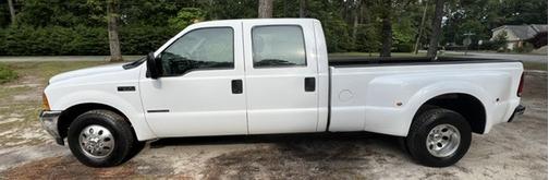 White 2000 Ford F-350 XL Crew Cab Super Duty DRW