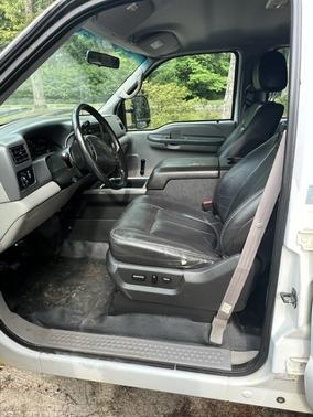 White 2000 Ford F-350 XL Crew Cab Super Duty DRW