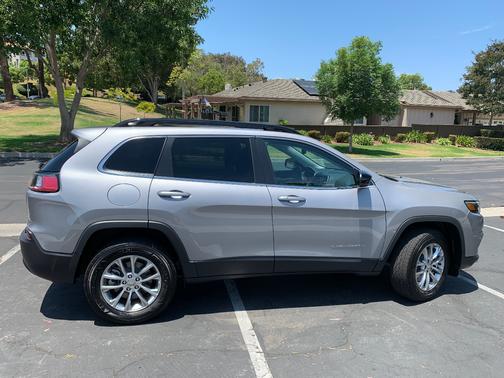 2022 Jeep Cherokee Latitude Lux