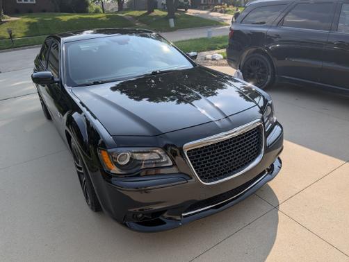 2014 Chrysler 300 SRT8 Core