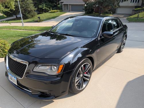 2014 Chrysler 300 SRT8 Core