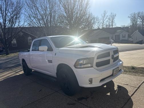 2016 RAM 1500 Sport