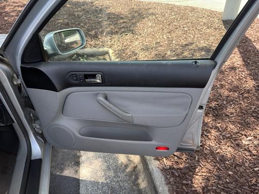 Silver 2004 Volkswagen Golf GL TDI