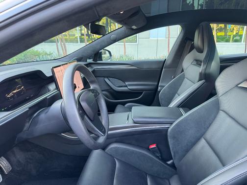 2024 Tesla Model S Plaid