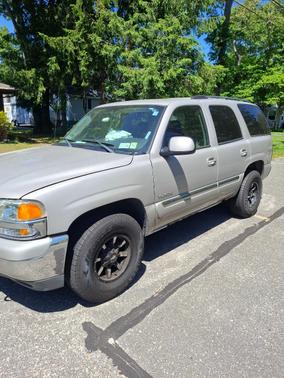 Beige 2004 GMC Yukon SLE