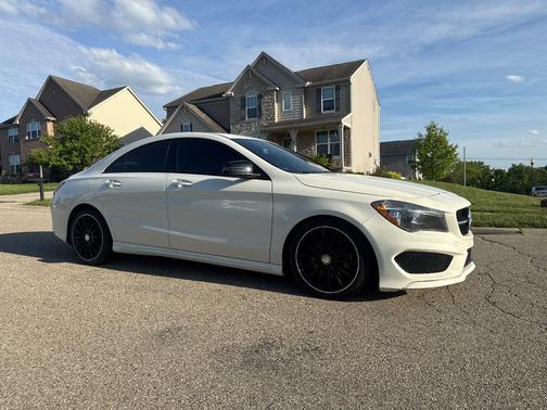 White 2016 Mercedes-Benz CLA-Class CLA 250 4MATIC