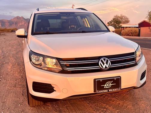 White 2017 Volkswagen Tiguan Limited 2.0T