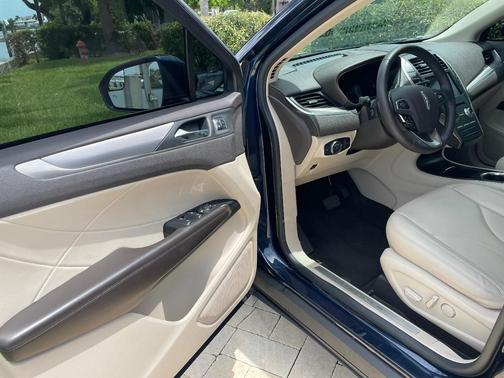 Blue 2017 Lincoln MKC Premiere
