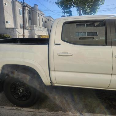 White 2022 Toyota Tacoma SR5