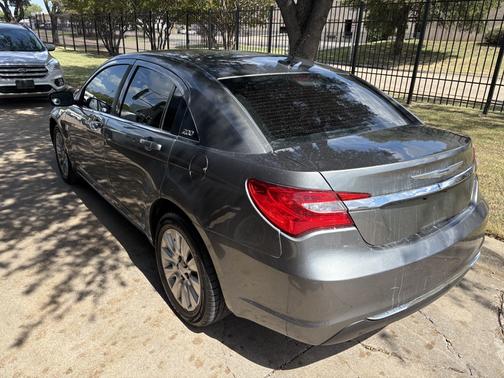 2013 Chrysler 200 LX
