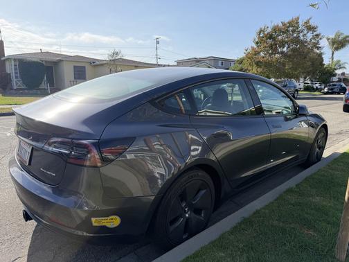 Gray 2022 Tesla Model 3 Long Range