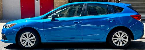 Blue 2020 Subaru Impreza 2.0i