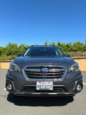 Gray 2018 Subaru Outback 2.5i Premium