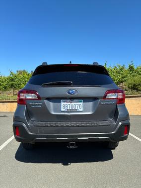 Gray 2018 Subaru Outback 2.5i Premium