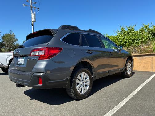 Gray 2018 Subaru Outback 2.5i Premium