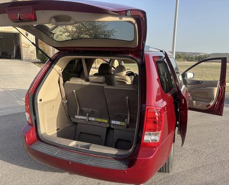 2011 Kia Sedona LX