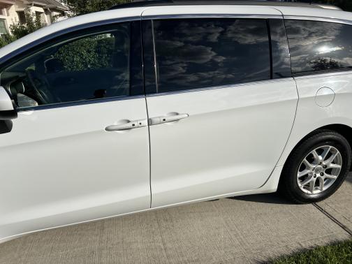 2020 Chrysler Voyager LXI