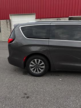 Silver 2021 Chrysler Pacifica Touring L