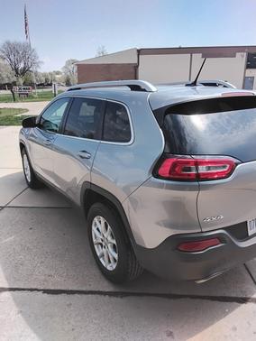 Silver 2015 Jeep Cherokee Latitude