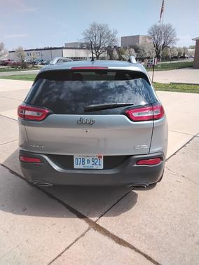 Silver 2015 Jeep Cherokee Latitude