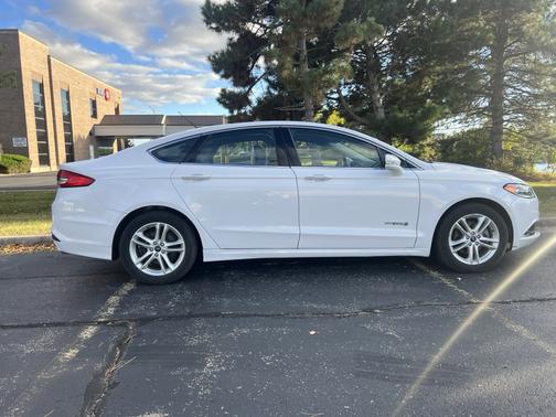 2018 Ford Fusion Hybrid SE