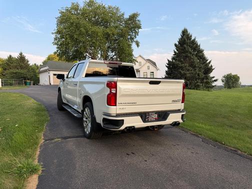 White 2019 Chevrolet Silverado 1500 High Country