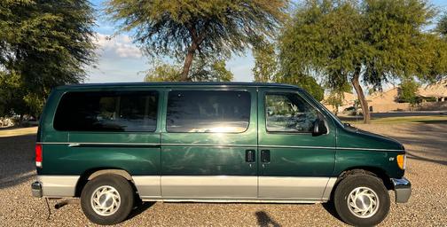 2000 Ford E150 XL Wagon