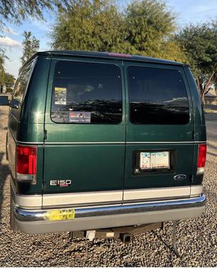 2000 Ford E150 XL Wagon