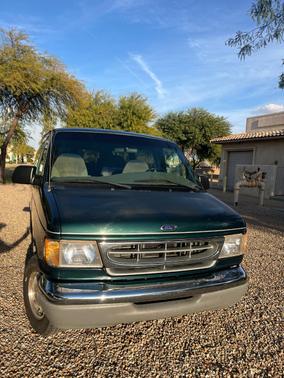 2000 Ford E150 XL Wagon