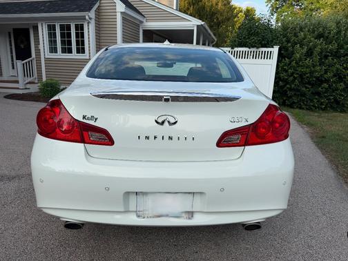 White 2013 INFINITI G37 x