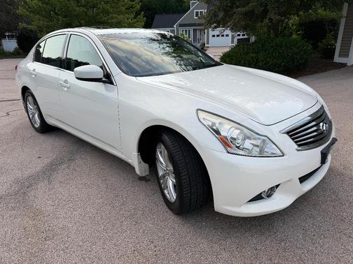 White 2013 INFINITI G37 x